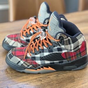 Jordan 5 Kids Sneakers Retro- in Plaid with Orange and Black